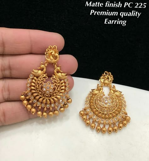 Chandh Balies Gold, Chand Bali Earrings Gold Indian Jewellery Designs, Chand Baliyan Design Gold, Chandballies Gold Ear Rings, Chaand Baaliyan Earings, Hear Rings Ears Gold, Chandh Balies Gold Earrings, Chandbali Earrings Gold Latest, Fancy Earrings Gold