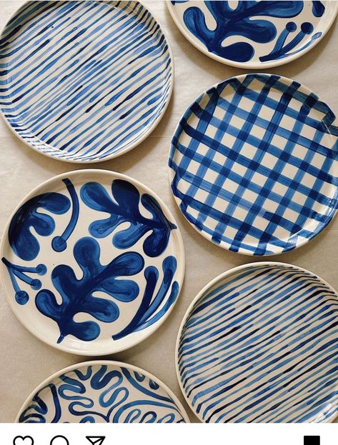 Blue And White Hand Painted Pottery, Easy Paint Your Own Pottery Ideas Plates, Painting Pottery Ideas Easy Inspiration, Easy Plate Painting Ideas, Diy Pottery Painting Ideas Simple, Painting Bowls Ideas Easy, Bowl Design Ideas, Pottery Painting Blue, Birthday Pottery