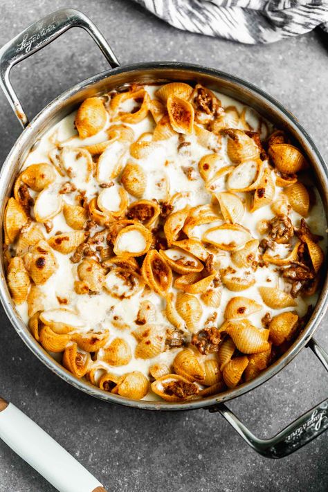 Easy Greek Skillet Pastitsio Greek Skillet, Greek Pastitsio, Greek Dinners, Bruschetta Toppings, Easy Skillet Meals, For Keeps, Greek Dishes, Stuffed Pasta Shells, Pasta Shapes