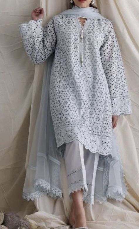 Dress Outfits Winter, Lace Suit, Lace Dress Design, Outfits For Fall, Pakistani Fashion Casual, Trendy Shirt Designs, Aesthetic Dress, Pakistani Dresses Casual, Outfits Dress