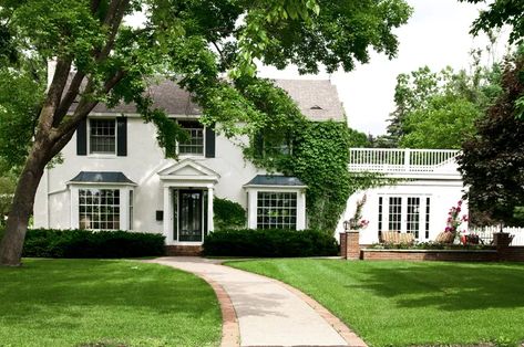 What Are Colonial-Revival Style Homes? Colonial Revival House Exterior, Colonial Revival Exterior, Colonial Revival House, Greek Revival Architecture, Gambrel Roof, Colonial Exterior, Colonial Style Homes, British Colonial Style, Spanish Architecture