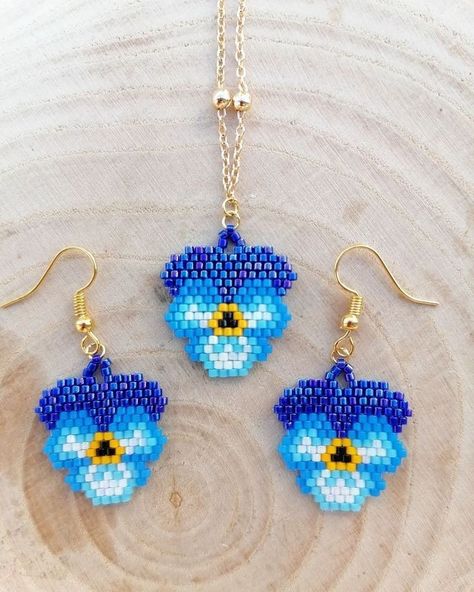 Beaded Flowers Patterns, Beaded Earrings Diy, Beaded Jewlery, Brick Stitch Earrings, Bead Sewing, Brick Stitch Pattern, Beaded Jewels, Bead Weaving Patterns, Beaded Jewelry Designs