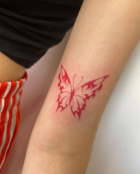 Watercolor Tattoo Ideas, Butterfly Tattoos On Arm, Tato Minimal, 16 Tattoo, Small Pretty Tattoos, Petite Tattoos, Red Ink Tattoos, Latest Tattoos, Hand Tattoos For Women