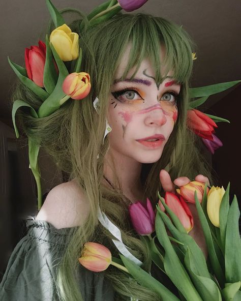 Spring Fairy Makeup, Fairy Fantasy Makeup, Elven Makeup, Elf Cosplay, Face Paint Makeup, Green Wig, Cool Makeup Looks, Ethereal Makeup, Fairy Makeup