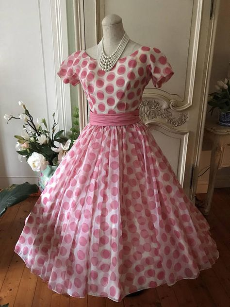 Dresses 50s, Pink Polkadot, 50s Outfits, Vintage Polka Dot Dress, 1960s Dresses, Gown Pink, Fashion 1950s, Casual Day Dresses, Vintage 1950s Dresses