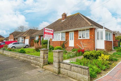 http://housefast.co.uk 2 bedroom semi-detached bungalow for sale in William Road, St. Leonards-On-Sea, TN38 for £307,500. Marketed by PCM Estate Agents, Hastings Semi Detached Bungalow, Hallway Door, Bungalow Bedroom, Detached Bungalow, Bungalow Homes, Side Porch, Inset Sink, Bungalows For Sale, Bathroom Suite