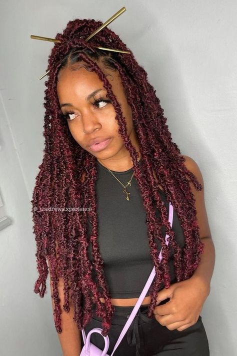 Cute Butterfly Locs: Discover butterfly locs hairstyles, butterfly locs styles, butterfly locs black girl, butterfly locs bob, butterfly locs long, butterfly locs with color, butterfly locs short. Including how to do butterfly locs, best hair to use for butterfly locs and more. Check it out. #butterflylocs #locstyles #locs #locstylesforwomen #blackgirlshairstyles #hairstylesforblackwomen #fauxlocs Locs Soft, Faux Locks, Butterfly Locs, Faux Locs Hairstyles, Soft Crochet, Braids Hairstyles Pictures, Girls Hairstyles Braids, African Braids Hairstyles, Braided Hairstyles For Black Women