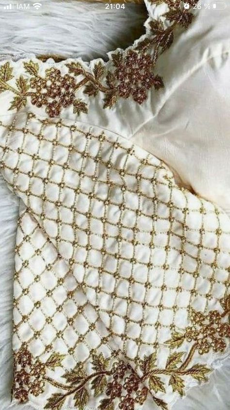 Cream Embroidery Blouse, Cream Blouse Work Design, Embroidery Dress Diy, Maggam Blouse, Mirror Work Blouse Design, Cutwork Blouse, White Silk Blouse, Designer Outfit, Cutwork Blouse Designs