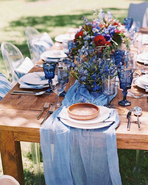 20 Blue Color Wedding Palettes We Love | Martha Stewart Weddings - This elegant wedding reception table is proof that multiple shades of blue can work together! Pair blue details with blue wedding flowers for a chic, sophisticated wedding color palette. #weddingideas #weddingcolors #wedding Indigo Blue Wedding, Blue Color Palette Wedding, Indigo Wedding, Blue Table Settings, Sheila E, Blue Wedding Inspiration, Wedding Colors Blue, Wedding Palette, Navy Blue Wedding