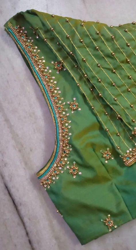 Blauj Dizain New Hand Wark, Green Color Blouse Designs, Simple Green Blouse Designs For Saree, Simple Thread Embroidery Blouse Designs, Simple Aari Thread Work Blouse Design, Simple Latest Maggam Work Designs, Latest Simple Aari Work Blouse Designs, Green Blouse Designs, Magam Work Designs