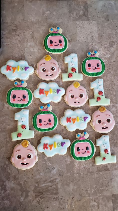 Cocomelon Sweet Table Ideas, Cocomelon Cookies, Melon Cake, Cookie Decorating Icing, Coco Melon, Decorating Icing, Flooding Cookies, Candy Birthday, Sweet Tables