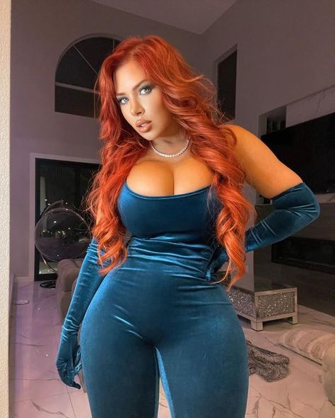 Amanda Nicole on Instagram: "1rst look or 2nd? 💙💚 @NovaMEN by @FashionNova" Amanda Nicole, Fashion Nova, Cool Girl, Actresses, Instagram Photos, Red, On Instagram, Beauty, Instagram