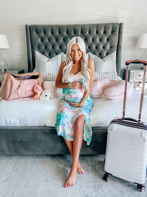 Twin Going Home Outfits, Postpartum Kit, My Hospital Bag, 37 Weeks Pregnant, Pretty Robes, Barefoot Dreams Blanket, Shampoo Reviews, Post Partum Outfits, Nursing Tank