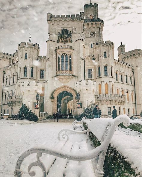 Old Castle, Castle Aesthetic, European Castles, Fairytale Castle, Voyage Europe, Beautiful Castles, A Castle, Medieval Castle, Beautiful Architecture