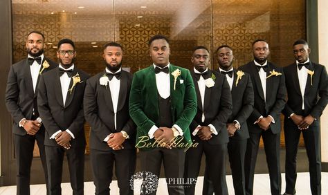 Emerald Green Groomsmen Attire, Suit For Groomsmen, Suit Beach Wedding, Bridesmaids Dance, Beach Wedding Suit, Green Velvet Suit, Wedding Suit Groomsmen, Groomsmen Wedding Photos, Groomsmen Party