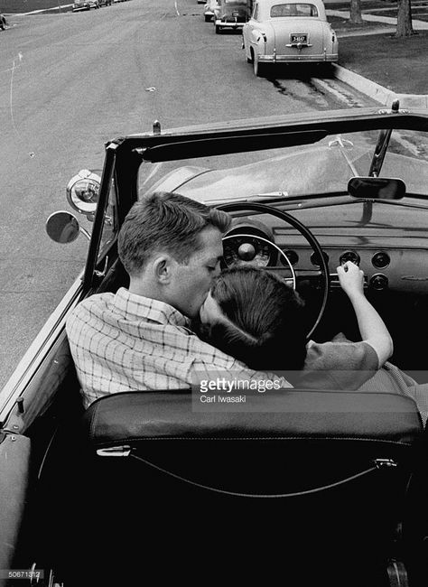 Teenagers going steady, kissing while on date. 50s Aesthetic, Old Fashioned Love, Vintage Couples, Vintage Romance, Foto Art, Old Love, Old Soul, Jolie Photo, Teenage Years