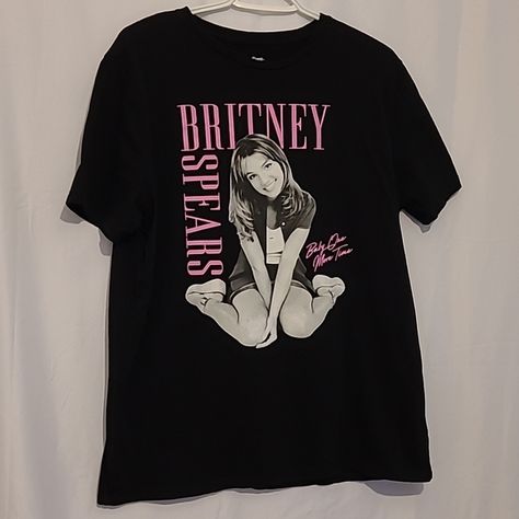 Britney Spears t-shirt Britney Spears Shirt, Thrift Wishlist, Divas Pop, Diy Fashion Hacks, Old Shirts, Thrift Finds, Young Justice, Emo Goth, Diy Shirt