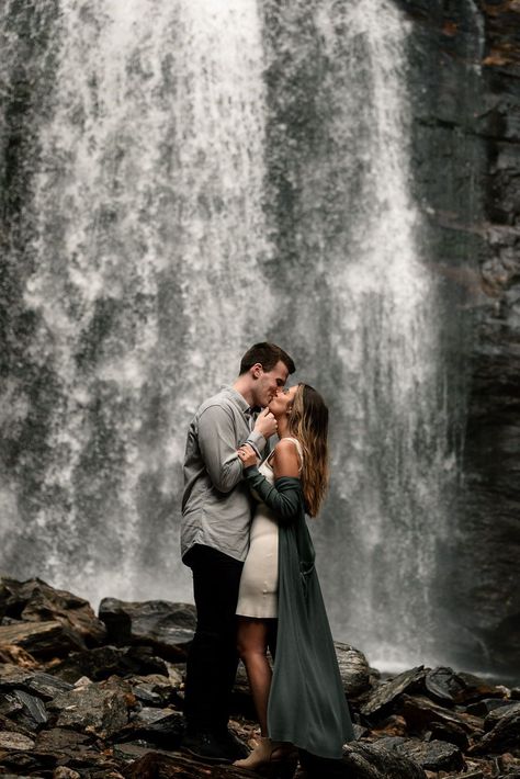 Waterfall Poses Photo Ideas Couple, Winter Waterfall Photoshoot, Waterfall Engagement Photoshoot, Waterfalls Pose Ideas, Couples Photoshoot Waterfall, Engagement Photos Waterfall, Waterfall Couple Photoshoot, Waterfall Poses, Waterfall Engagement Pictures