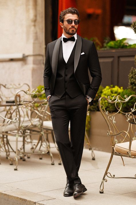 Mens Wedding Tux Black, Wedding Suits Groom Classy, Clover Wedding, Pose Man, Mens Suits Black, Wedding Suits Men Black, Groom Suit Black, Blazer Waistcoat, Indian Wedding Clothes For Men