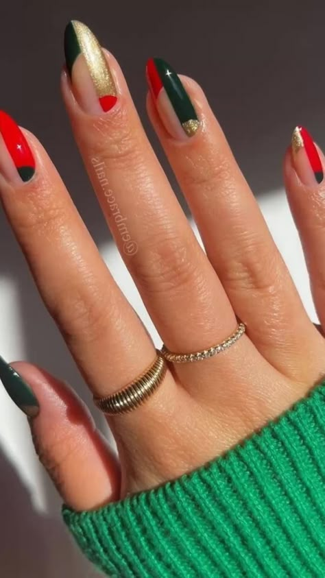 Holiday Nails ✨ Green And Red Nails Acrylic, Fall Winter Nails Design, Groovy Christmas Nails, Fun Christmas Nails Acrylic, Funky Holiday Nails, Red And Green Nails Acrylic, Holiday Acrylic Nails Winter, Abstract Christmas Nails, Green Red Nails