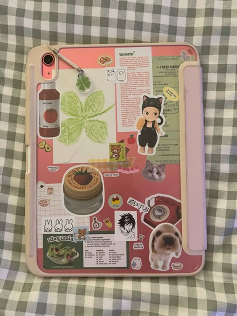 Cute iPad stickers inspiration Aesthetic Ipad Stickers, Tablet Stickers Aesthetic, Ipad Case Decoration Ideas, I Pad Set Up Ideas, Sticker Placement Ideas, Ipad With Stickers, I Pad Case Aesthetic, Cute Ipad Set Up, Decorating Ipad