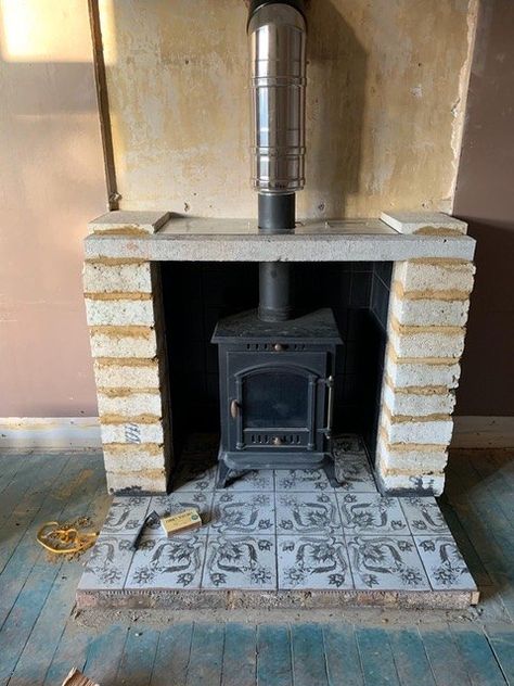 We bought a 1920s house that sadly was devoid of many of the original features it would have had. We have been on a mission ever since to return some of those features back to the house.No longer having chimney breasts or chimneys, a log burner was the easiest way for us. However, we wanted a traditional looking fireplace. We decided to create a fake chimney breast to create the look. We had to ensure we met all fire regulations so we took advice to ensure we were doing everything safe… Wood Burner No Fireplace, Stove Inside Fireplace, Chimney Breast Ideas, Log Burner Installation, Fake Chimney, Small Log Burner, Franklin Stove, Wood Burner Fireplace, Log Burner Fireplace