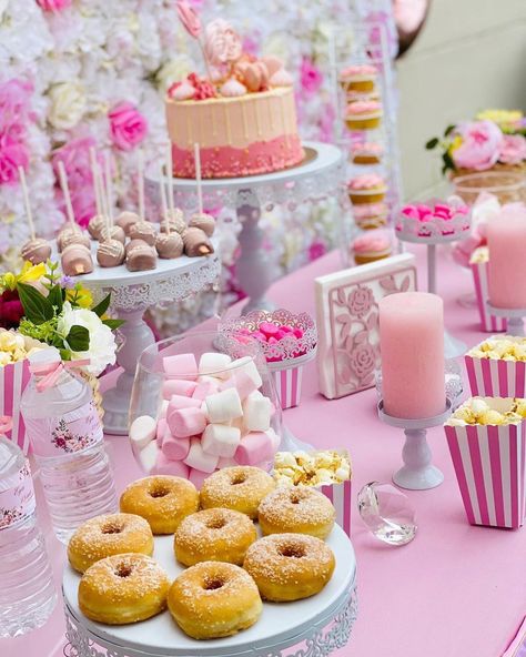 EVENTS DECOR on Instagram: “Candy bar à petit prix ! #candybarbleu #bouteillepersonnalisée #babyshower #babyshowergirl #anniversaire #enfants #babyboy #baby#1 ans…” Events Decor, Candy Bar, Candy, Table Decorations, Bar, On Instagram, Instagram