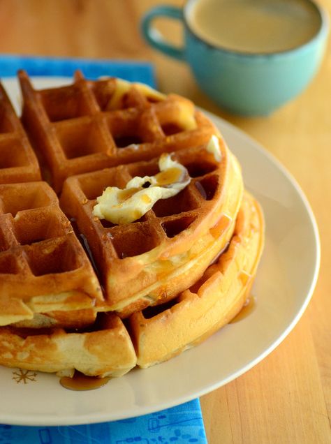 Vanilla Buttermilk Blender Waffles - Baking Bites Recipes With Oatmeal, Pumpkin Whole, Waffle Batter Recipe, Buttermilk Waffle, Blender Waffles, Vanilla Pancakes, Sweet Toast, Blender Pancakes, Saturday Breakfast