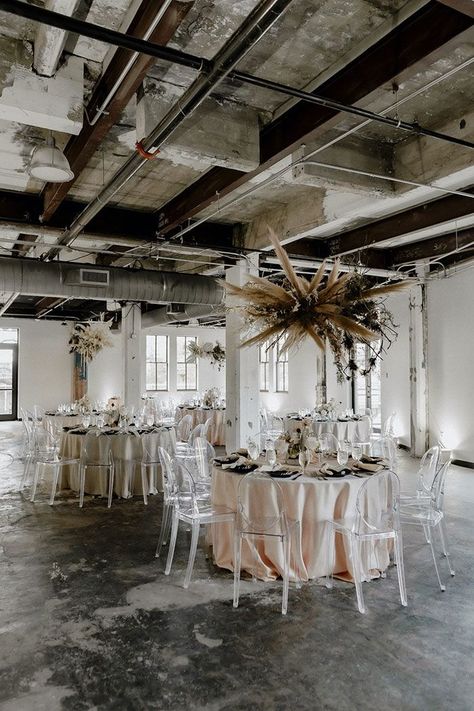 Industrial Building Wedding, White Warehouse Wedding, Modern Wedding Styling, Urban Industrial Wedding, Industrial Warehouse Wedding, Colorful Industrial Wedding, Warehouse Event Space, Warehouse Wedding Ceremony, Warehouse Wedding Reception