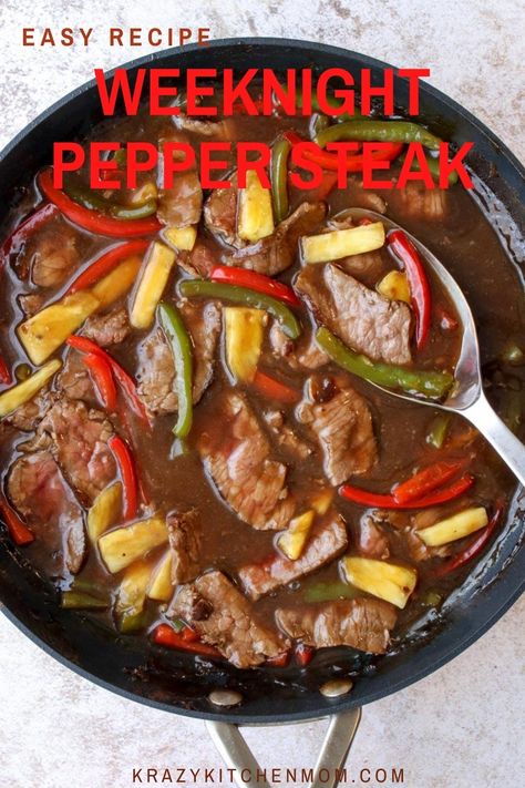 Easy Weeknight Pepper Steak is a fast and hearty way to feed your family. It cooks in minutes but it tastes like it's cooked for hours. Pepper Steak And Rice, Rice And Gravy, Steak And Rice, Creamy Chicken And Rice, Pepper Steak, Steak Dinner, Easy Weeknight, How To Cook Steak, Yummy Eats