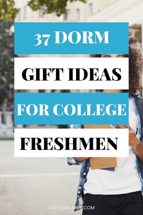 these dorm gifts are the best for college freshmen and high school graduates going to college. this blog post features useful college gifts for students. College Dorm Fridge, Going To College Gift Ideas, College Dorm Gift Ideas, College Dorm Food, College Dorm Packing List, Dorm Gift Ideas, Dorm Essentials List, Desk College, What To Bring To College