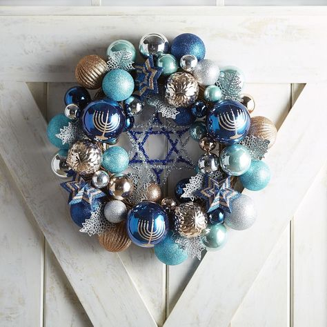 Hanukkah Decorations Diy, Hannukah Crafts, Hannukah Decorations, Hanukkah Bush, Hanukkah Diy, Diy Hanukkah, Jewish Crafts, Hanukkah Crafts, Jewish Celebrations