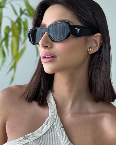 Prada Prada Sunglasses Women, Pretty Sunglasses, Steve Madden Sunglasses, Black Hair Clips, Balenciaga Sunglasses, Floppy Sun Hats, Ladies Sunglasses, Diamond Frame, Sunglasses Collection