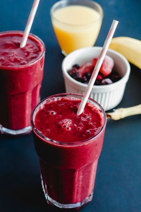 If you’re a fan of The Original Booster Juice Smoothie then you’ll love this copycat recipe, with a twist. It’s all about that berry delicious flavour. #smoothies #boosterjuice #healthysmoothie #vegansmoothie #dairyfree Booster Juice Recipes, Booster Juice, Dinner Smoothie, Weight Watcher Smoothies, Super Smoothies, Berry Smoothie Recipe, Protein Shake Smoothie, Orange Smoothie, Healthy Eating Breakfast