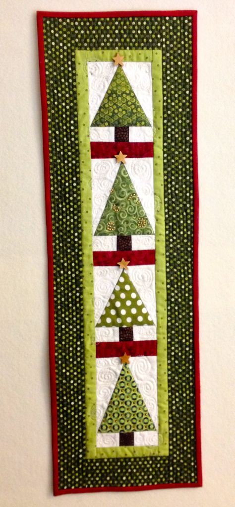 Smaller vertical version for my daughter. Christmas Basement, Quilted Wall Hangings Patterns, Christmas Tree Wall Hanging, Christmas Quilting Projects, Quilted Table Runners Christmas, Tree Wall Hanging, Christmas Quilt Blocks, Christmas Tree Quilt, Christmas Tree Wall