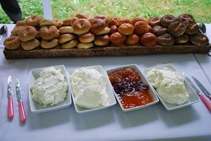 Fresh bagels with various spreads for a pre-wedding Brunch. Brunch please! Like… Reception Buffet Ideas, Wedding Reception Buffet Ideas, Wedding Meals, Brunch Catering, Reception Buffet, Buffet Wedding Reception, Bagel Bar, Buffet Ideas, Breakfast Party