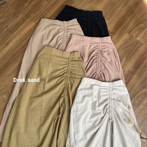 Basic Skirt, Korean Casual, Circle Skirt, Skirt Suit, Black Skirt, Hijab Fashion, Skirt Length, Long Skirt, Maxi Skirt