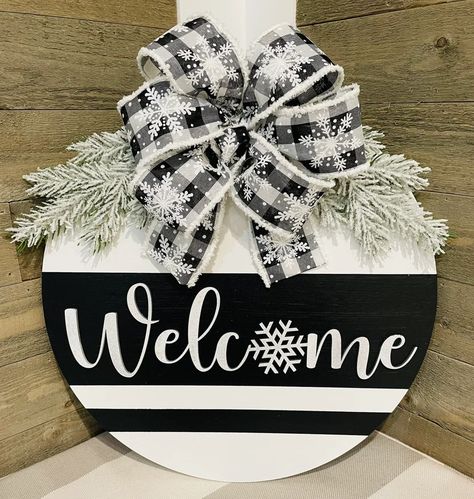 Winter Door Hanger Snowflake Door Hanger 3D Letters | Etsy Winter Front Door Decorations, Winter Door Signs, Hanger Snowflake, Snowflake Door, Round Welcome Sign, Winter Door Hanger, Circle Signs, Cricut Signs, Welcome Door Hanger