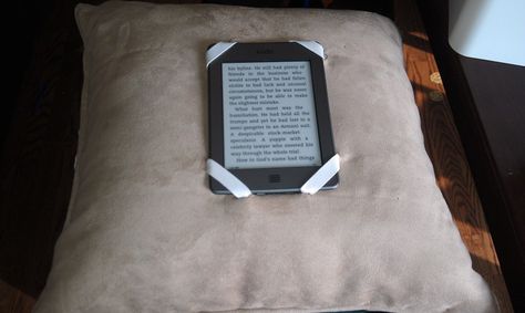 An Easy to Make Kindle Pillow Holder Kindle Pillow, Diy Book Holder, Pillow Holder, Best Inventions Ever, Tablet Pillow, Awesome Crafts, Super Saturday, Acrylic Frame, Book Holder