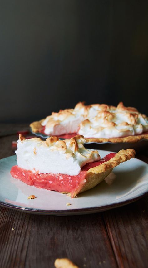 Rhubarb Meringue Pie, Leek Gratin, Rhubarb Curd, Rhubarb Meringue, Rhubarb Compote, Meringue Pie Recipes, Rhubarb Desserts, Farmers Market Recipes, Happy Pi Day