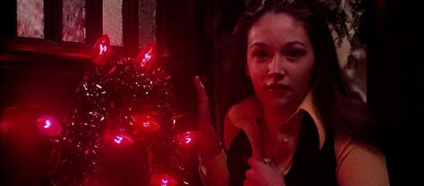 Black Christmas Movies, Christmas Horror Movies, Olivia Hussey, Christmas Horror, Best Christmas Movies, Slasher Film, Slasher Movies, Christmas Tale, Classic Horror Movies