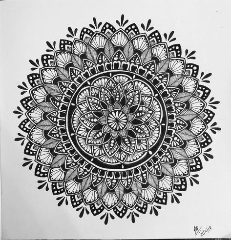 Mandala Ink Drawings, Black And White Mandela Patterns, Mandala Art Black And White, Mandala Art Tattoo, Free Hand Mandala, Pen Mandala, Hand Mandala, Mandala Black And White, Detailed Mandala