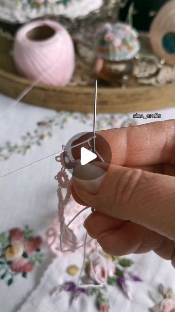 Needle Tatting Tutorial, Anchor Crafts, Needle Tatting Patterns, Anchor Threads, Tatting Tutorial, Knit Jewelry, Needle Tatting, Yarn Thread, Tatting Lace