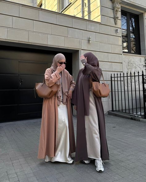 on fridays we wear abayas 👯‍♀️🤎 #modestfashion #modeststyle #hijabfashion #hijabootd #springoutfitideas #hijabstyle #modesty #cozyoutfit #modestclothing #hijabtutorial #hijabi #hijabinspiration #modestoutfit #modestootd #abaya #abayas #abayastyle #abayastyle #abayafashion #abayamodern Outfit Abaya, Hijabi Lifestyle, Hijabi Fashion Summer, Mecca Medina, Hijabi Women, Moslem Fashion, Hijabi Fits, Modest Outfit, College Outfit