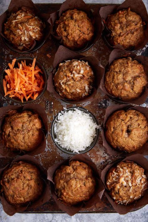 A muffin tin of baked morning glory muffins. Easy Morning Glory Muffins, Healthy Morning Snacks, Brunch Muffins, Morning Glory Muffins Recipe, Glory Muffins, Apple Spice Cake, Morning Glory Muffins, School Morning, Brunch Spread