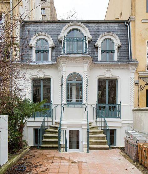 Paris Townhouse, Havana House, Creative Architecture, Streets Of Paris, Paris Street, Beautiful Architecture, All Over The World, 19th Century, Apartment