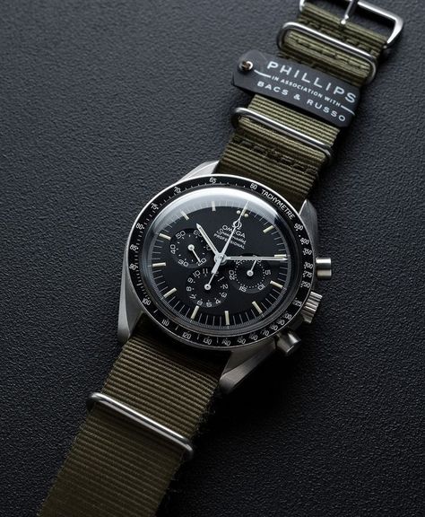 Stylish Watches Men, Omega Speedmaster Moonwatch, Swiss Army Watches, Expensive Watches, Military Watches, Watches Unique, Stylish Watches, Omega Speedmaster, Beautiful Watches