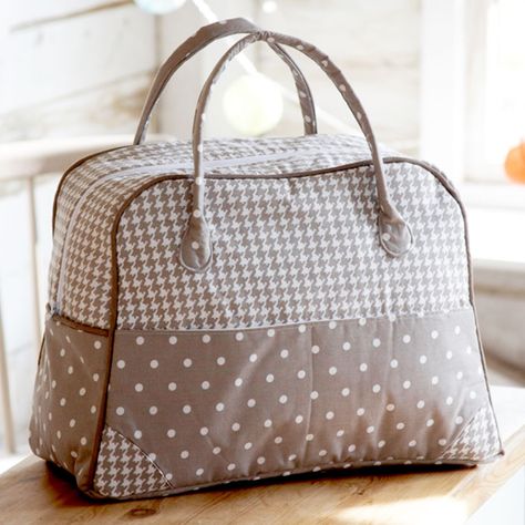 Free Weekender Bag Pattern, Duffle Bag Sewing Pattern, Duffel Bag Sewing Pattern, Overnight Bag Pattern, Weekender Bag Pattern, Duffle Bag Patterns, Diy Travel Bag, Bag Sewing Patterns, Bag Sewing Pattern