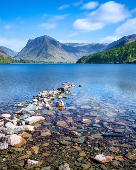 Lake District’s Buttermere, England. #buttermere #lakedistrict #england #travelinspiration #beautifuldestinations #naturephotography #scenicviews #landscapephotography #exploreengland #travelblogger #wanderlust #discoverearth #photooftheday #instatravel #visitengland #ig_england #outdooradventures #naturelovers #gorgeousdestinations #uktravel #travelguide #loveyourtravels #adventureawaits #travelgram #exploremore Buttermere Lake District, Lake District Aesthetic, Lake District England, Visiting England, Greater Manchester, Cumbria, Uk Travel, Lake District, Scenic Views