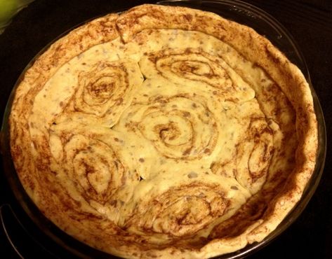 Cinnamon Roll Pie Crust, Cinnamon Roll Pie, Cinnamon Roll Crust, Cinnamon Roll Apple Pie, Cinnamon Pie, Easy Pie Crust, Caramel Apple Pie, Cinnamon Recipes, Eat Seasonal